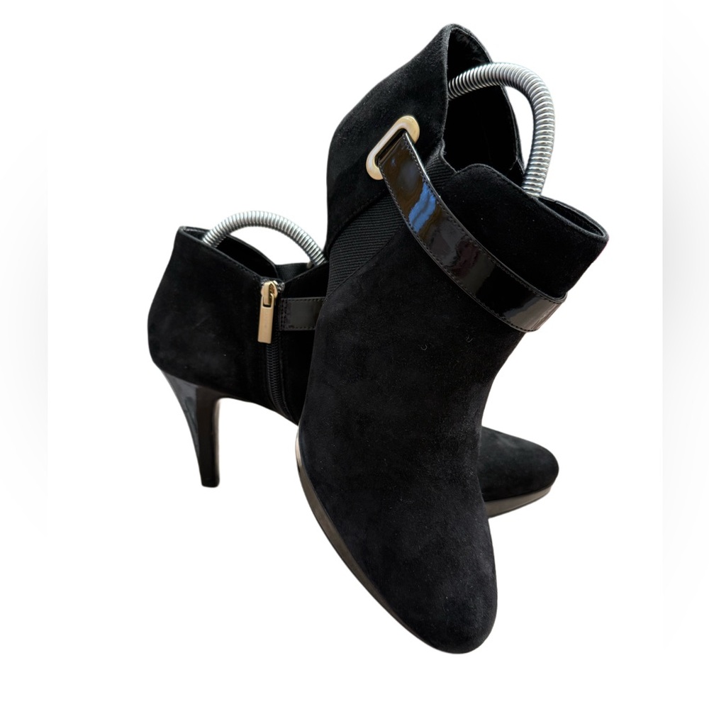 BANDOLINO SUEDE ANKLE BOOTIES
